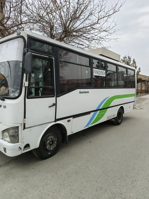 AFTOBUS isuzu NP21