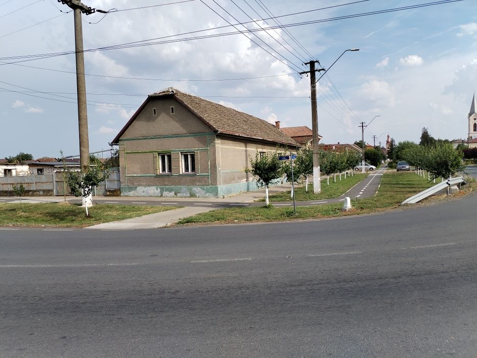 Casă de vânzare în centrul comunei Macea.