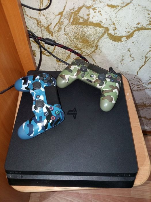 Продам Sony PlayStation 4 Slim