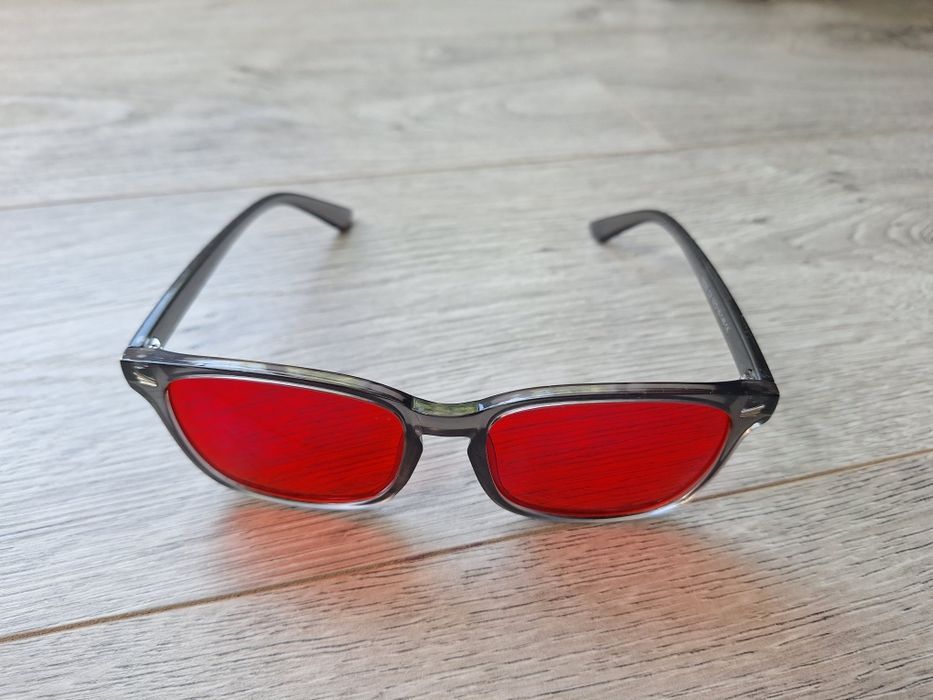 Ochelari cu lentila rosie - blocare lumina albastra