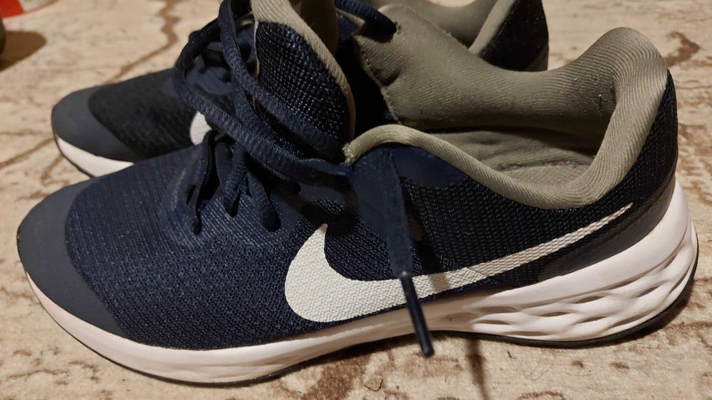 Мъжки Маратонки Nike Revolution 6, Номер 40. За бягане (свръх-леки)