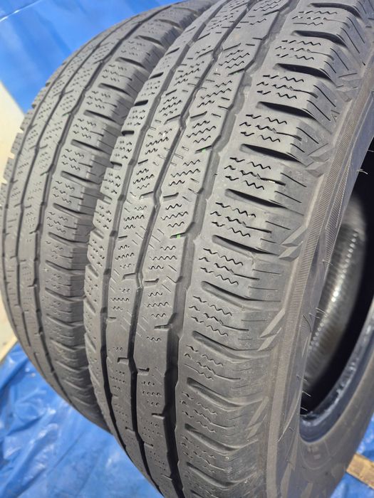 205/75/16c TOYO 113/111