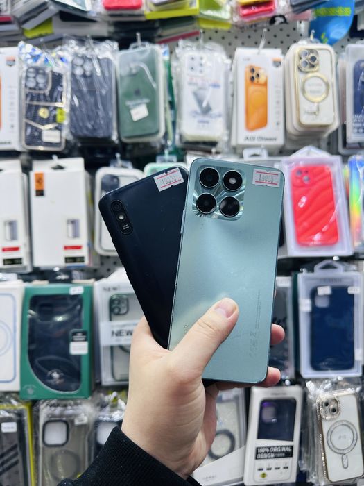 Телефон разные.