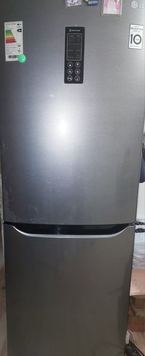продам холодильник LG