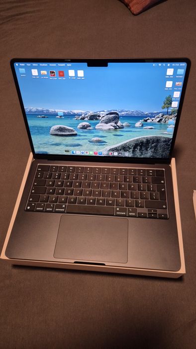 Macbook air  M2 impecabil