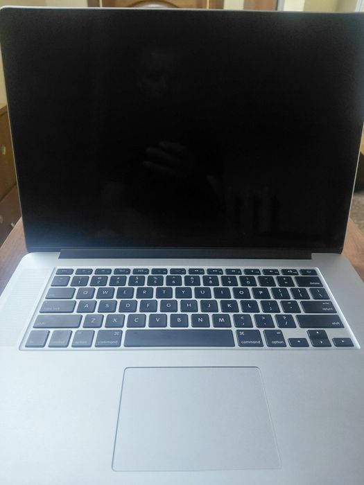 Продам ноктбук макбук про MacBook pro
