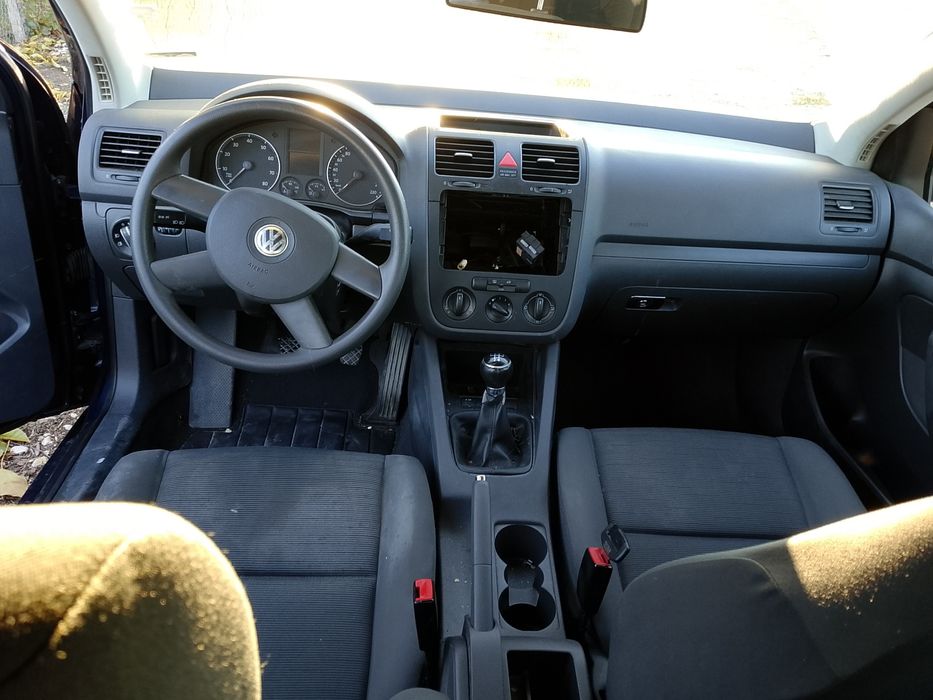 Продава се на части Volkswagen Golf 5 1.4 FSI бензин