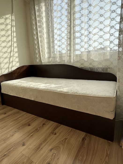 Легло с вдигащ механизъм