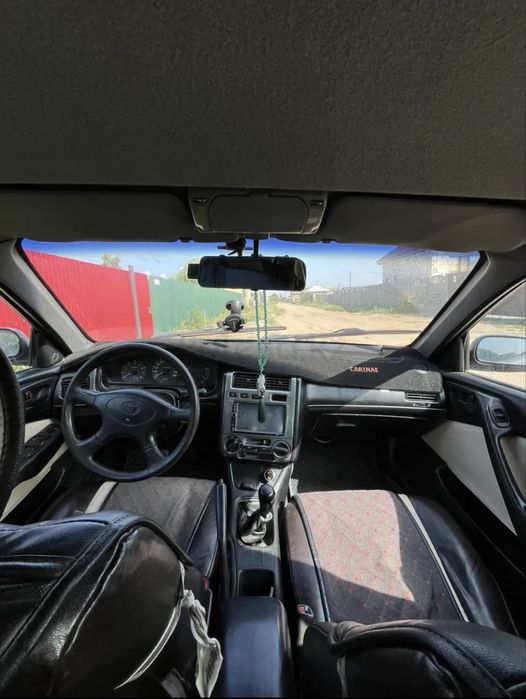 Продам срочно Toyota Carina E