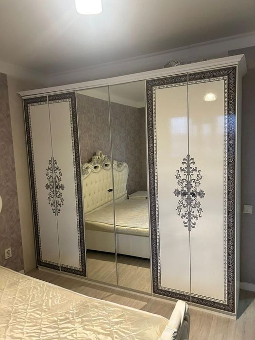 Продам спальный гарнитур