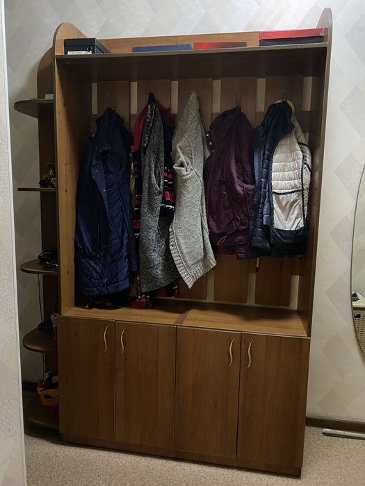 Продам : Прихожую