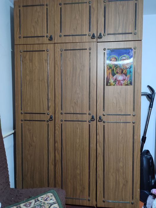 Продам стенку,тумбу шифер