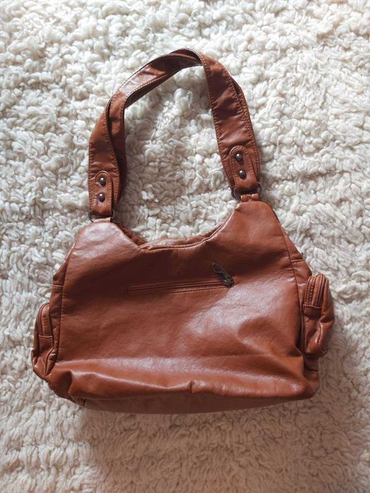 Дамска чанта - истинска кожа.