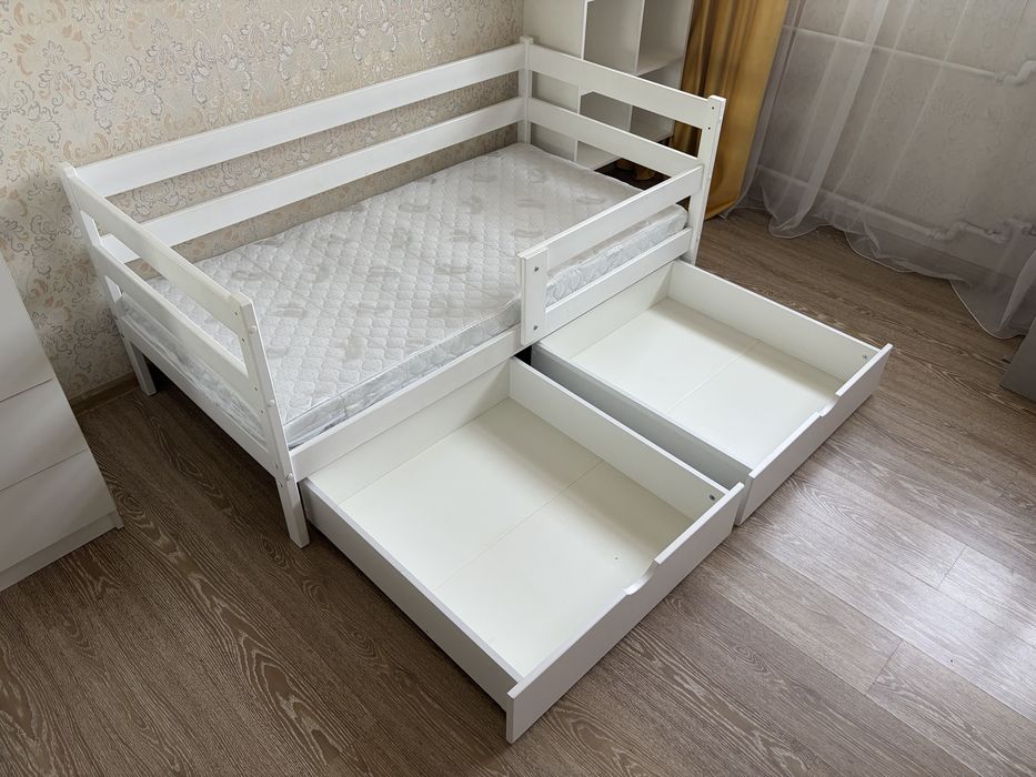 Продам детские кроватки