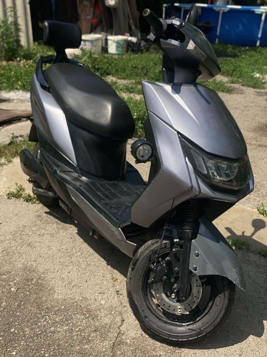 Электроскутер -1200w 72v