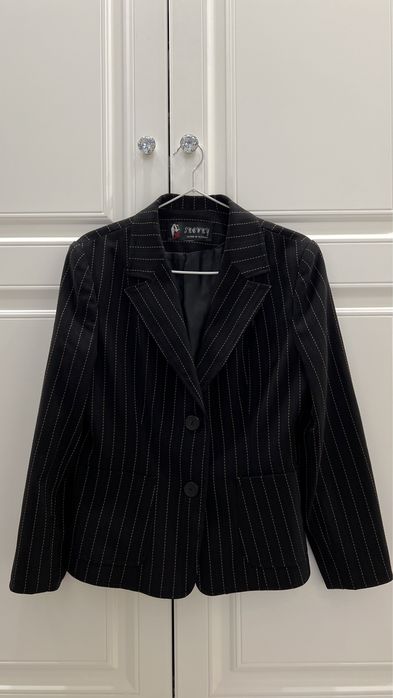 Пиджаки по 6000 тг