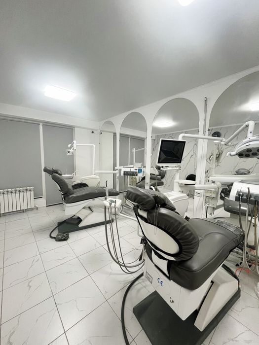 Стоматологическое кресло  2 шт