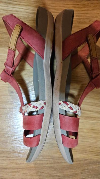 Дамски кожени сандали Clarks
