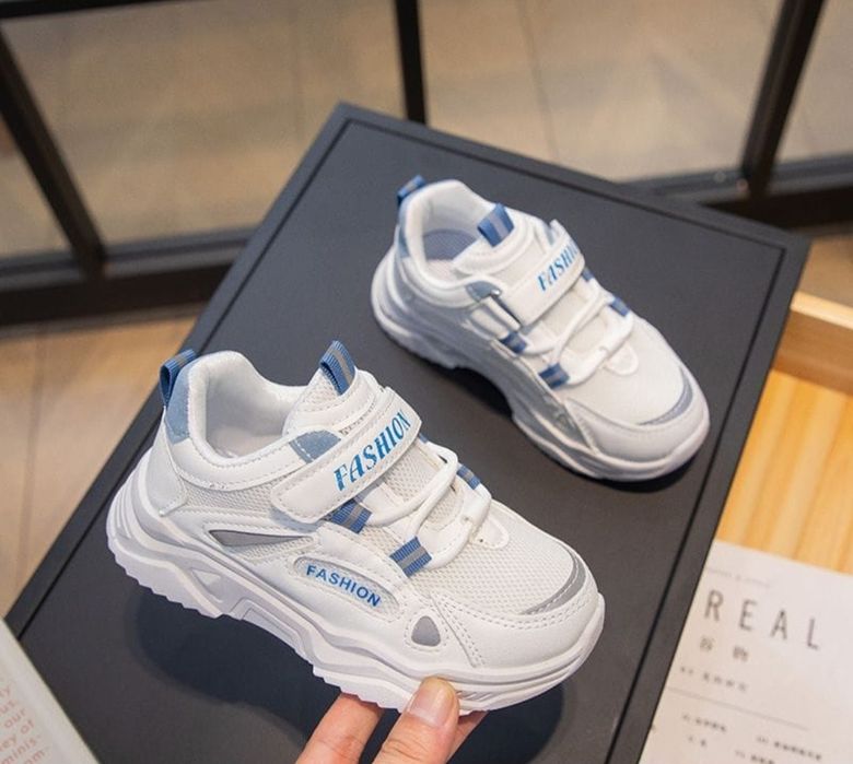 Детские кроссовки продам!