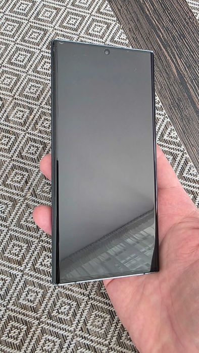 Vând Samsung S22 ultra 5G cu memorie de 512 GB