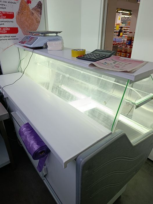 Холодильная витрина новая