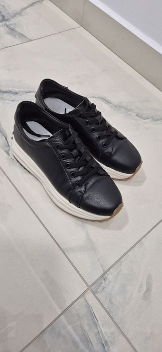 Încălțăminte piele