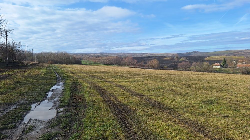 Parcele intravilan cu utilitați