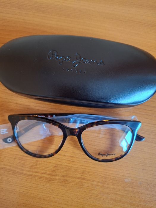 Рамка за диоптрични очила.