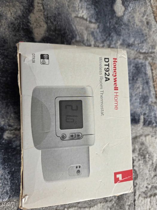 Termostat de ambient fără fir Honeywell DT92A