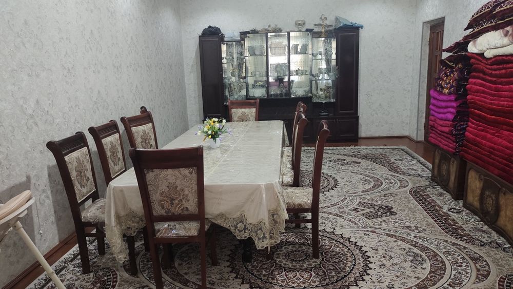 6 xonali uy sotiladi, foodsity bozori yaqinida, 6 sotox