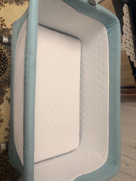 Pătuț de bebeluș ca nou