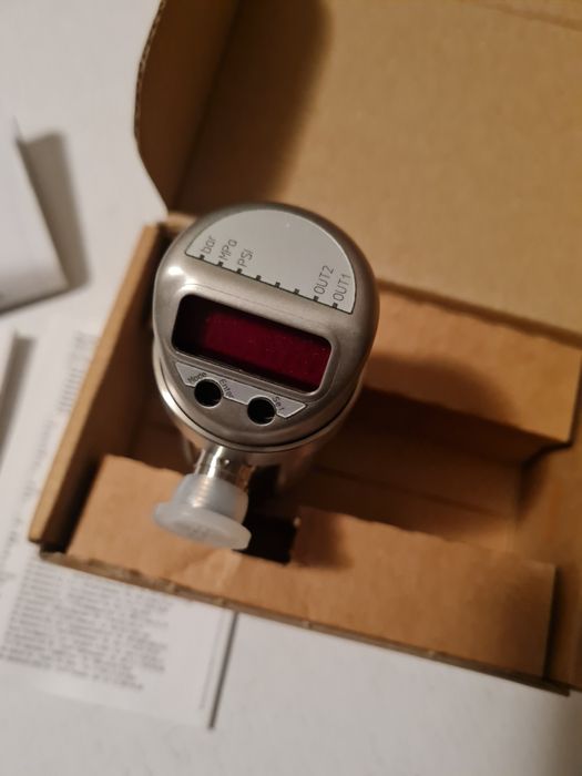 Senzor de presiune IFM model PN014A