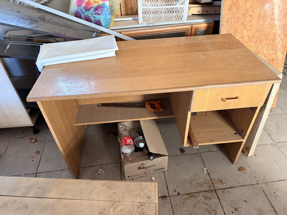 Стол для учебы.