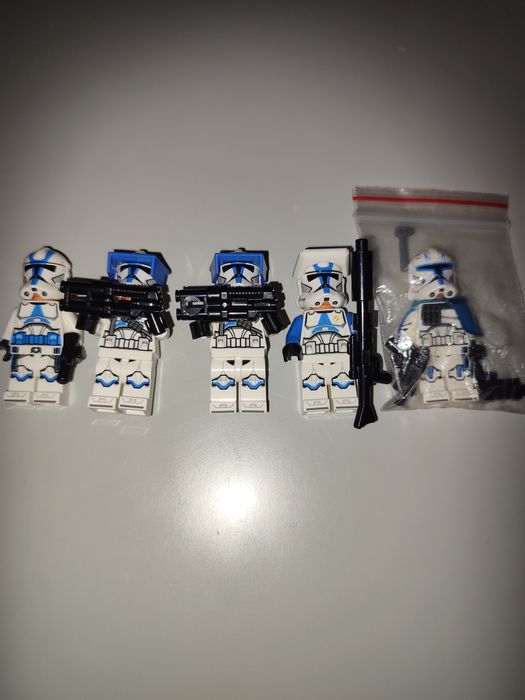 Продам лего фигурки