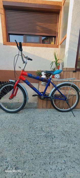 Vând bicicletă copii