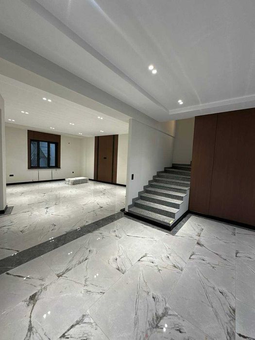 Сдаётся в аренду здание общей площадью 1100 м² (ор. школа Cambridge)