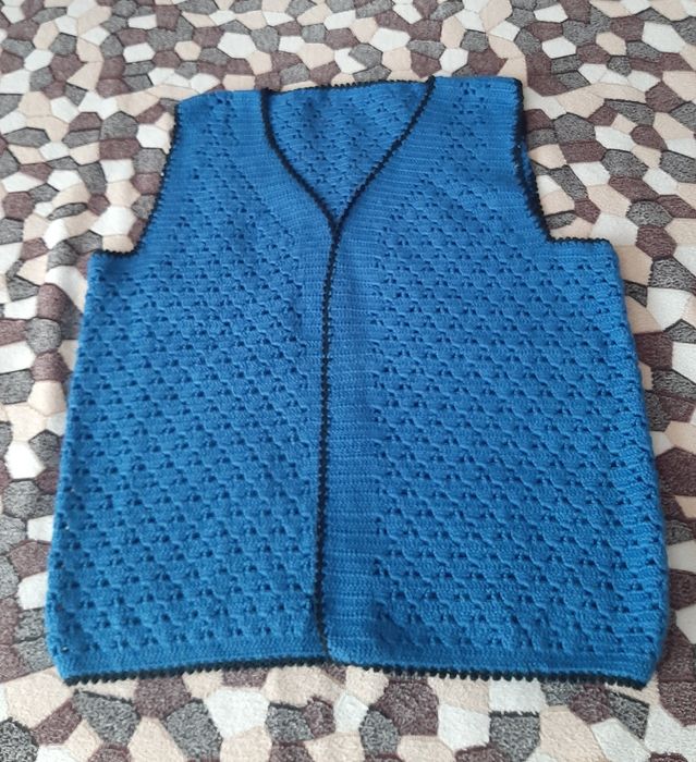 Дамски топли  елеци.