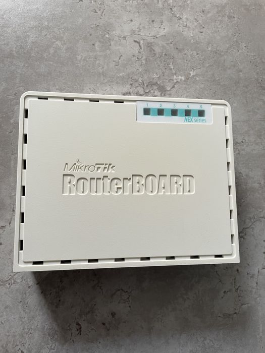 Router Mikrotik hEX RB750Gr3