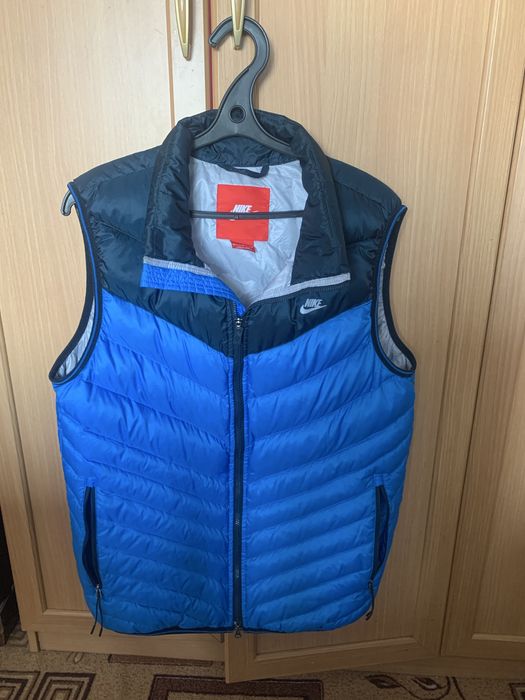 безрукавка Nike