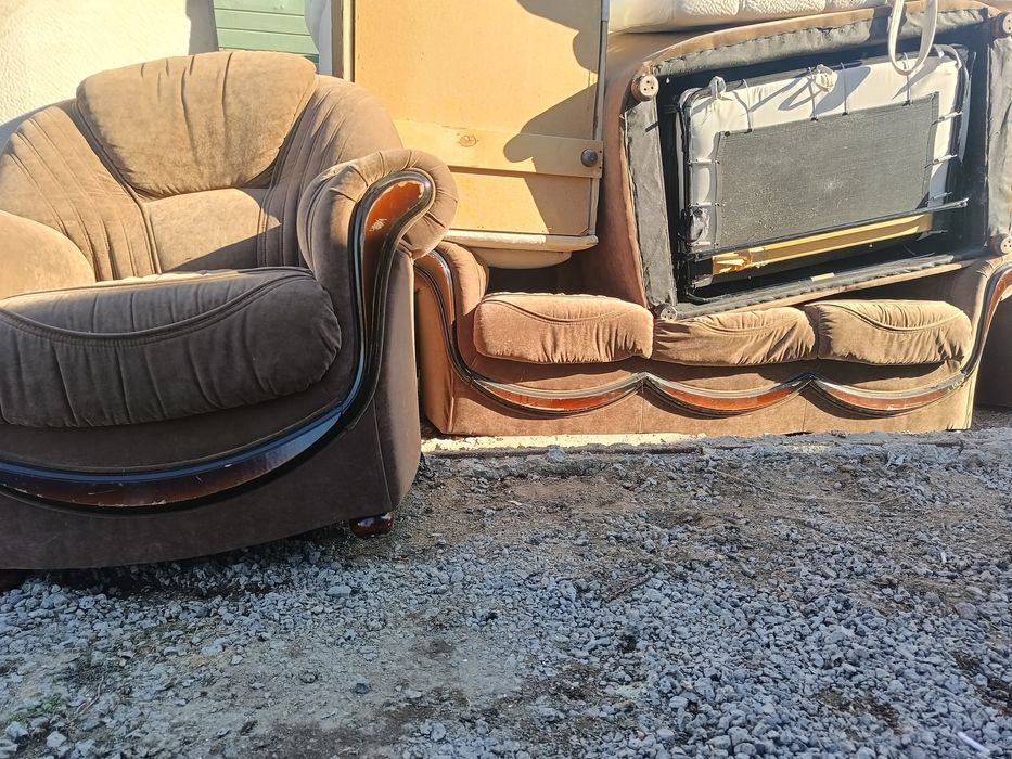 Продам срочна диван с креслом