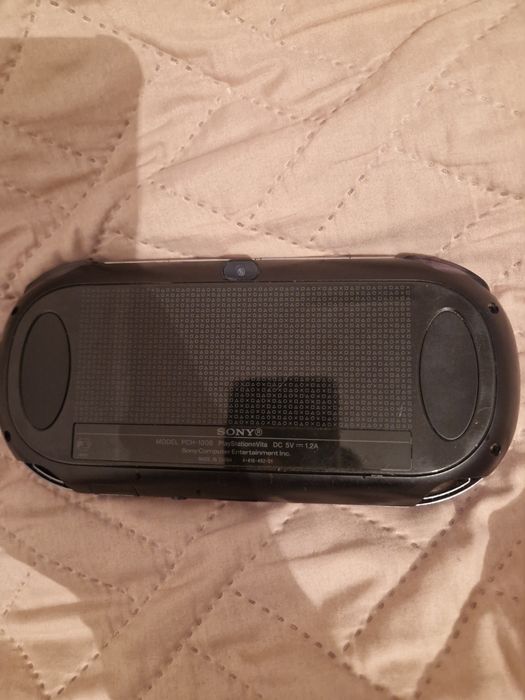 Продам прошитую ps vita fat