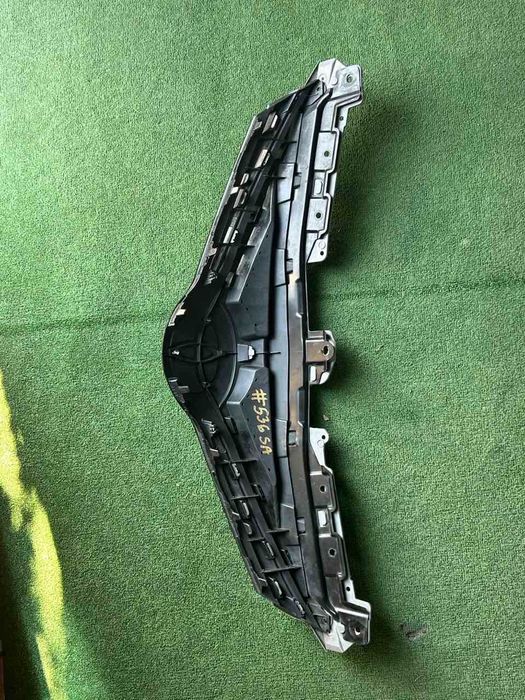 решетка с емблема Toyota Avensis t27 модел 2015-2019 г. #536SA