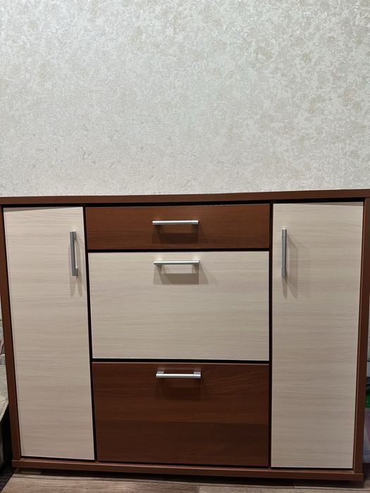 Продам  обувницу