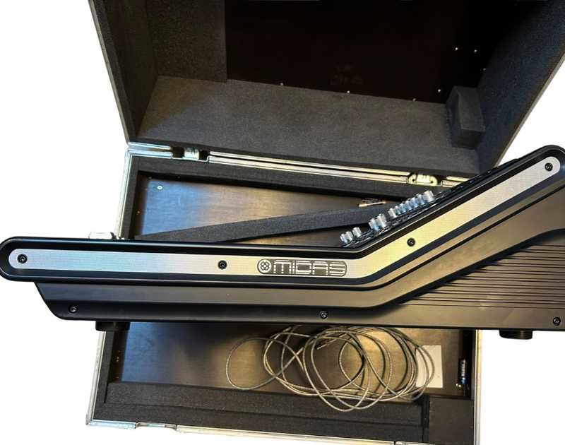 Mixer Audio Profesional Midas M32R + Flight Case | Stare Excelentă