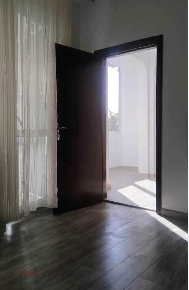 Тристаен обзаведен апартамент в квартал Младост 1-Касабова