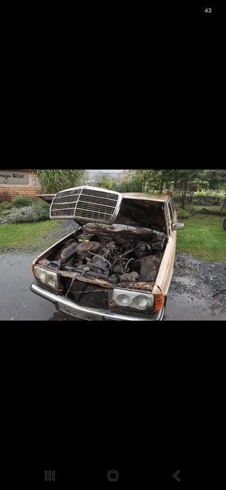 Piese de caroserie  Mercedes Benz 240D an 1981