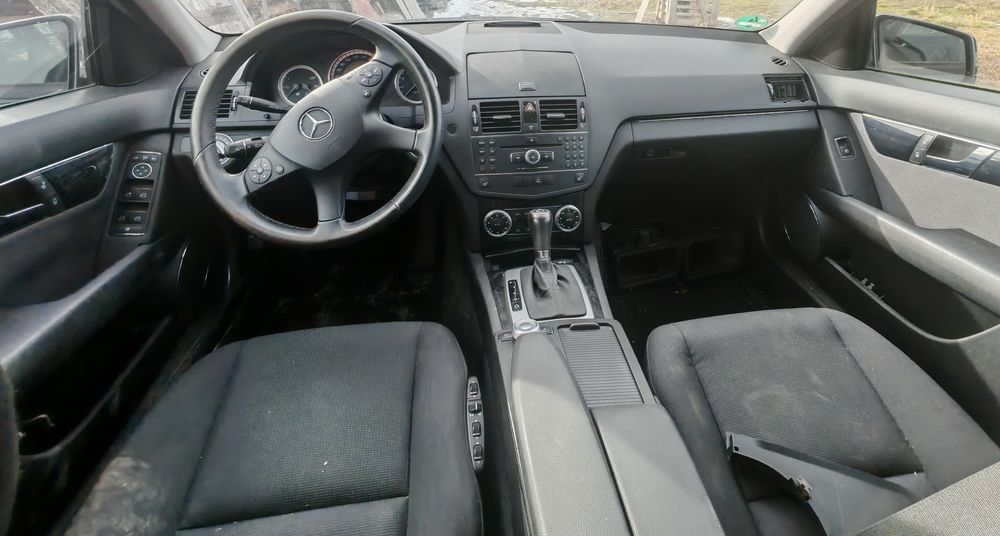 Vând Mercedes c180 benzina