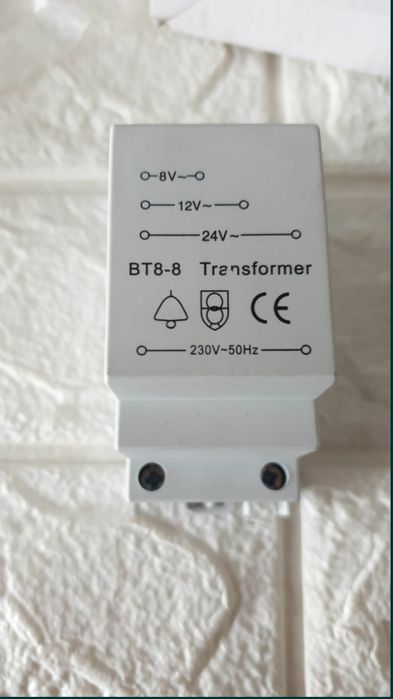 Transformator 3 iesiri: 8, 12, 24v
