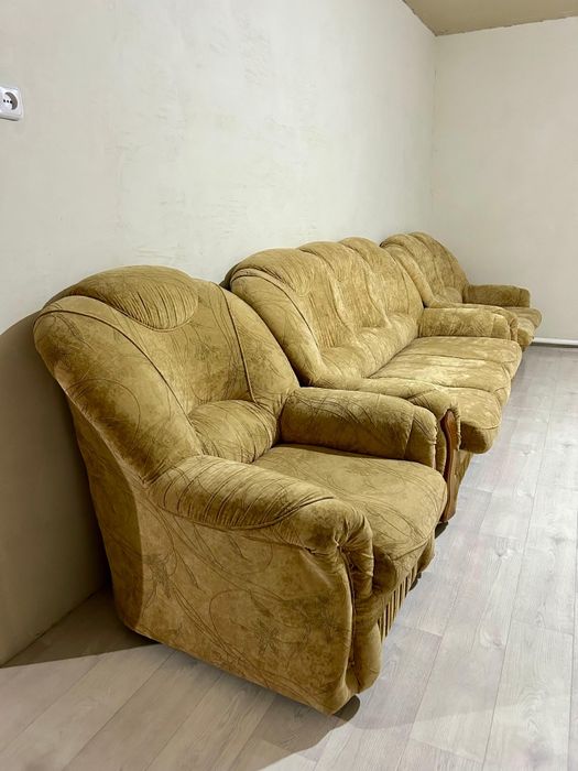 Продам диваны и кресло
