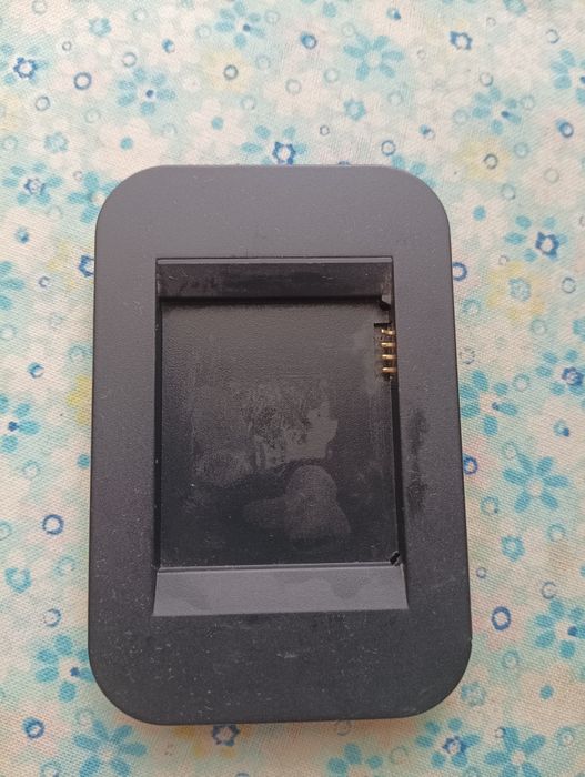 Зарядное устройство для съёмных аккумуляторов.,HTC